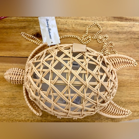 Tommy Bahama Viral “Turtle Time” Purse with Gold Chain Accessory - Picture 2 of 12